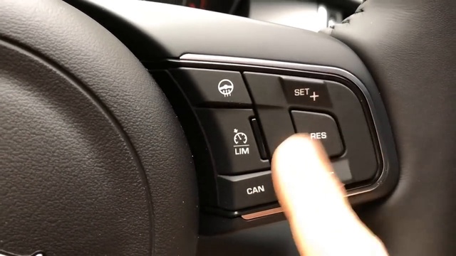 Обзор Jaguar E-Pace