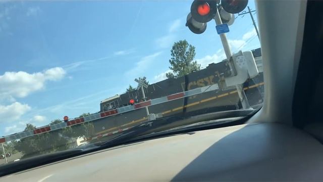 Chasing and Getting ahead of trains on the CSX railroad. CSX ES44AH and CSX ES44AH. смотреть онлайн