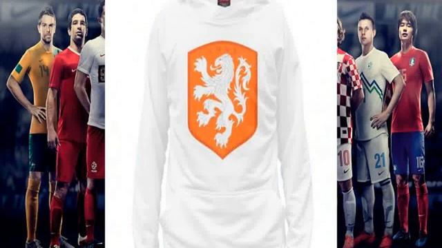 написать на футбольной форме свою фамилию смотреть онлайн