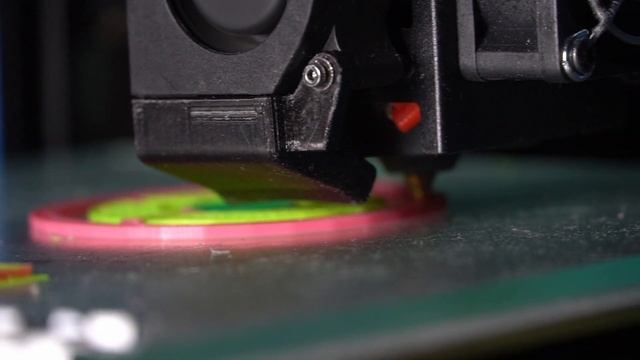 Многоцветный 3d принтер geeetech A10t смотреть онлайн
