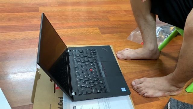 Mở hộp Lenovo ThinkPad T490 i5-8365U new seal nhập Mỹ смотреть онлайн