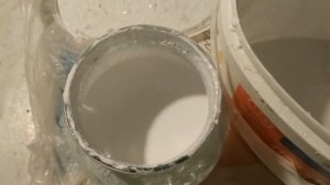 Как покрасить стену, если остатки водоэмульсионной краски сильно загустели