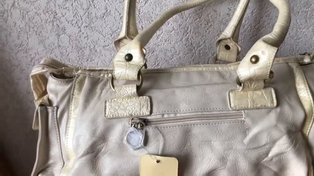 Небольшая светлая сумка из экокожи (№037) на продажу. Email: alla.shopkz@gmail.com смотреть онлайн