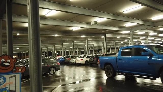 штурм магазинов в Германии перед полным закрытием | так не скидывали в черную пятницу смотреть онлайн