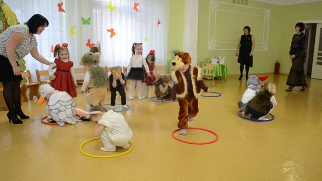 Веселая игра с детьми Утренник 8 Марта в детском саду Младшая группа смотреть онлайн