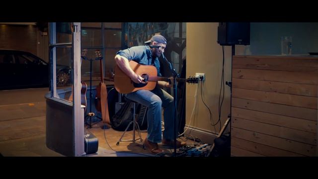 Improving My Live Acoustic Guitar Sound - Fishman Rare Earth Blend and Larrivee Parlour P-02E смотреть онлайн
