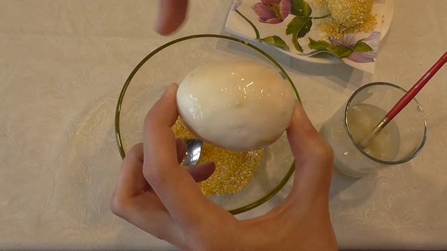 Как покрасить яйца на пасху!!! Красим яйца без красителя!!! Как приготовить клейстер!!! смотреть онлайн