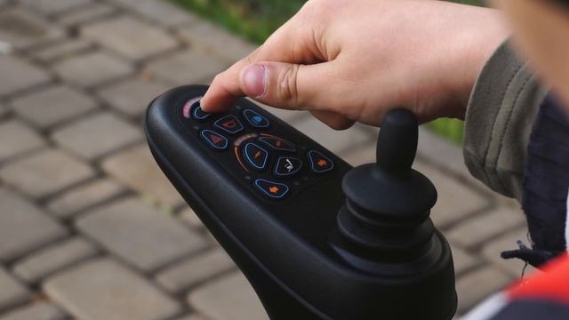 Обзор детской коляски Ortonica Pulse 450 с электроприводом. Как выбрать инвалидную коляску? смотреть онлайн