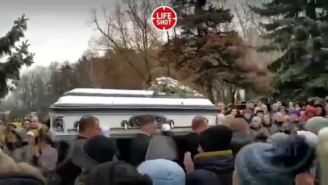 Юлию Началову проводят в последний путь смотреть онлайн
