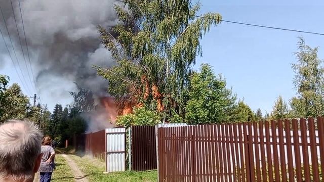 Пожар на даче в СНТ смотреть онлайн