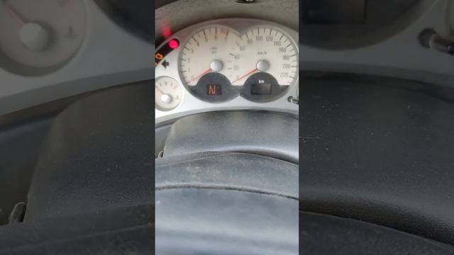 Aparece una F en Corsa 2006 Easytronic. Quitar F, corsa no arranca. смотреть онлайн
