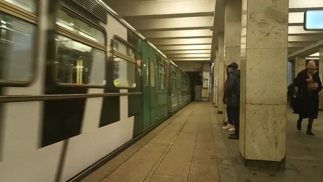 81-740.1 именной поезд "Русич МЦД D4" прибывает на станцию Юго-Западная смотреть онлайн