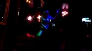 Две блондинки аттракцион «Родео - Механический бык»
