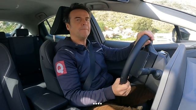 Toyota Prius Plug-in (2023): wow, che linea! смотреть онлайн