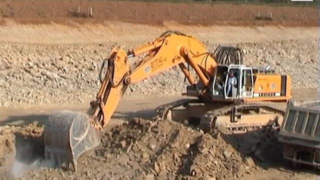 Liebherr R974B & Mercedes Actros & SK Dump Trucks / Fa. Meister, A 71, Fridritt, Germany, 2003. смотреть онлайн
