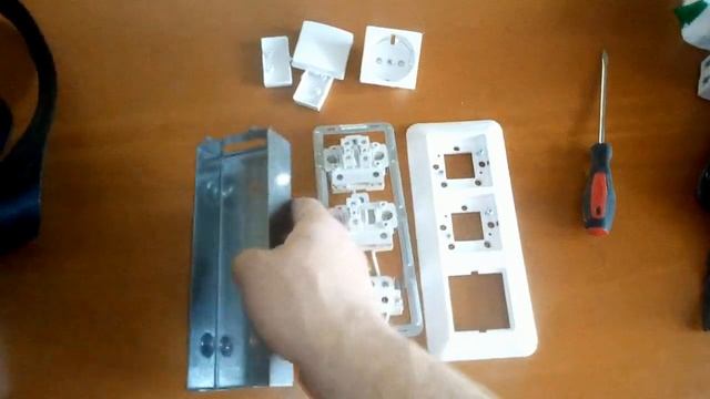 Как поменять трехклавишный выключатель с розеткой своими руками|Блок на ванну-туалет-кухню смотреть онлайн