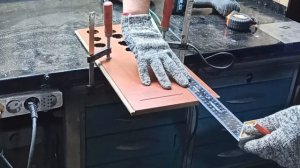 Эта самоделка поможет вашему лобзику пилить идеально ровно. Приспособление для лобзика