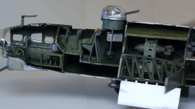 Revell B17G Flying Fortress Part-by-Part Build - Model Aircraft смотреть онлайн