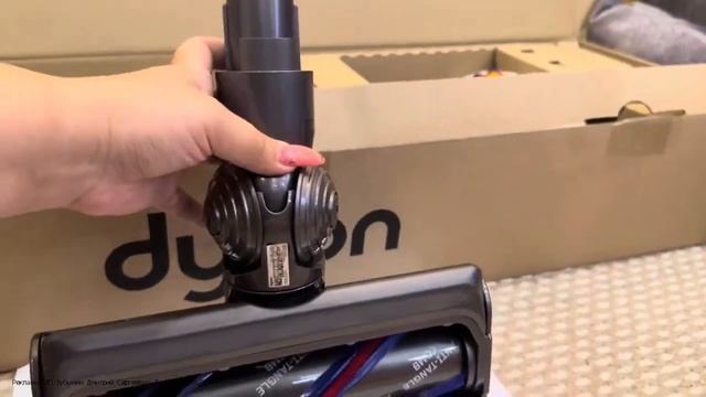 Самый мощный вертикальный пылесос Dyson V15, полная распаковка и обзор комплектации в 2023 году. смотреть онлайн