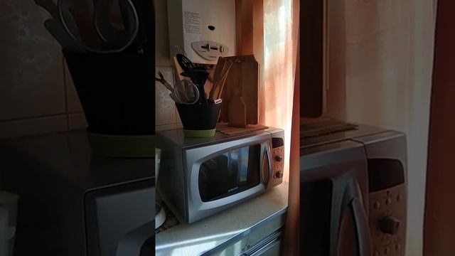 У соседей стройки Дворца спорта дрожат стены смотреть онлайн