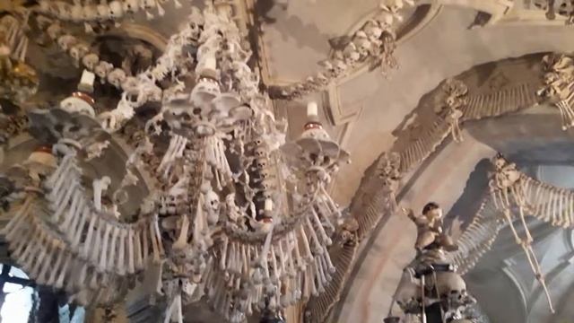 Sevda Yollarda / Kutná Hora - Kostnice (Kemikli Kilise)-Sedlec'in iskelet kilisesi смотреть онлайн