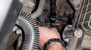 Не возвращается рычаг переключения передач в нейтральную позицию. Решение проблемы Шкода Октавия