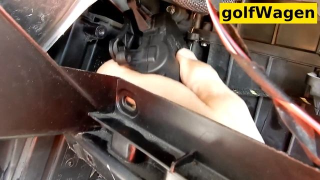 VW Golf 5 motor temperature flap change V159 смотреть онлайн