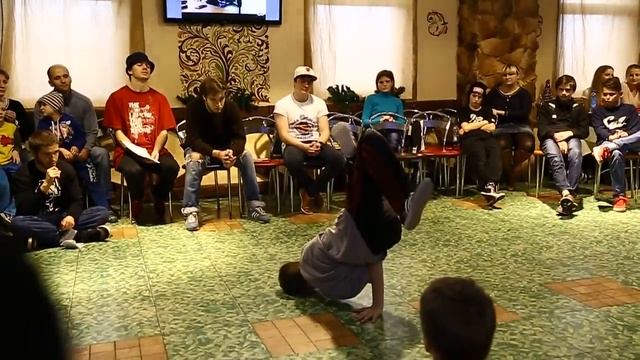 Брейк-данс 1/2 г.Владимир (Самохвал) смотреть онлайн