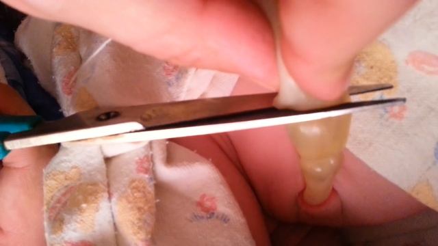 Как перерезать пуповину новорожденному смотреть онлайн