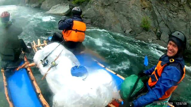 Сплав по реке Косью, порог "труба"! смотреть онлайн