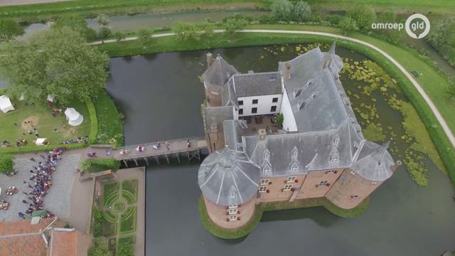 RVG Kasteel Ammersoyen смотреть онлайн