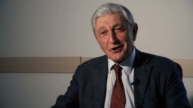 Antonio Bassolino (4K) смотреть онлайн