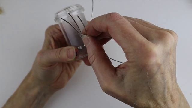 DIY Wire Snowflake Napkin Rings //Day 2 of the 10-Day Wire Gift Making Challenge смотреть онлайн