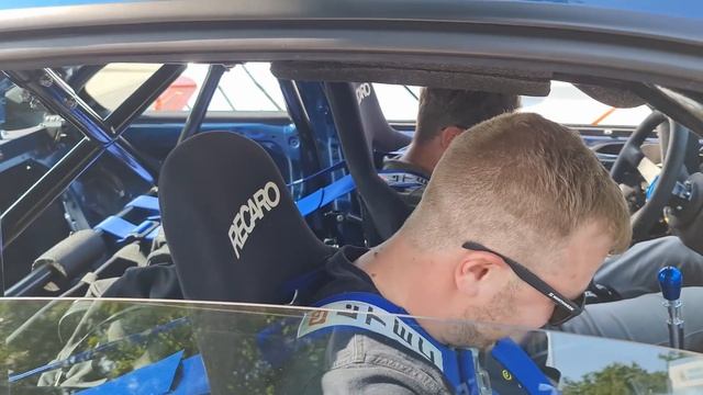 Is this a Ferrari? смотреть онлайн