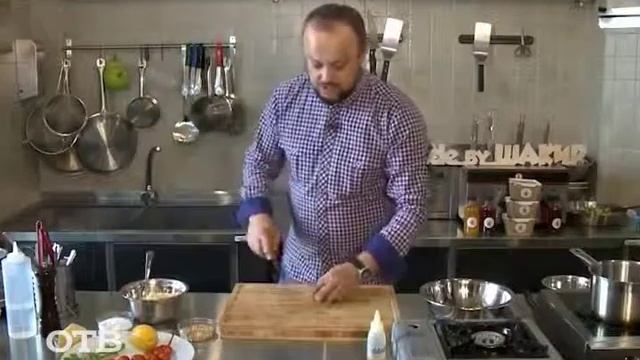 Готовим витаминный салат с орешками смотреть онлайн