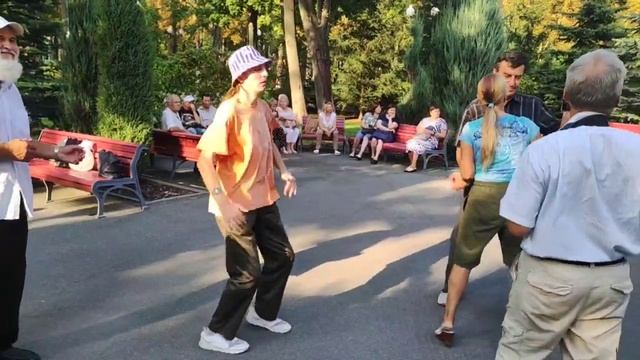 Харьков Танцы в Центральном парке ?????? смотреть онлайн