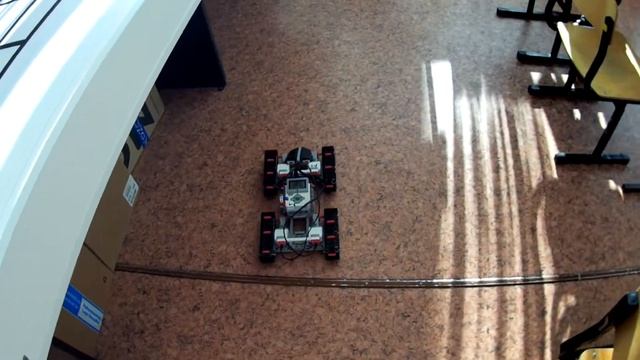 Вездеход "переломка" Lego EV3 - едет даже по стенам! смотреть онлайн