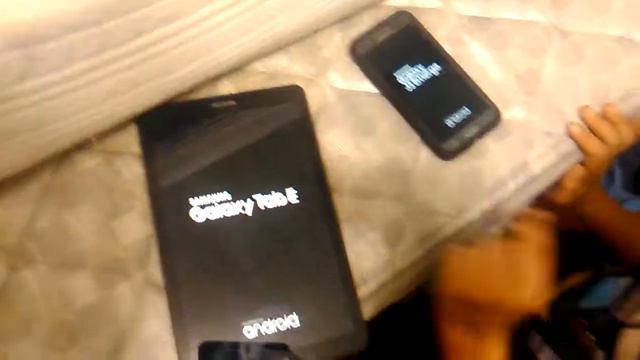 Samsung Galaxy J3 Vs Samsung Galaxy Tab E смотреть онлайн