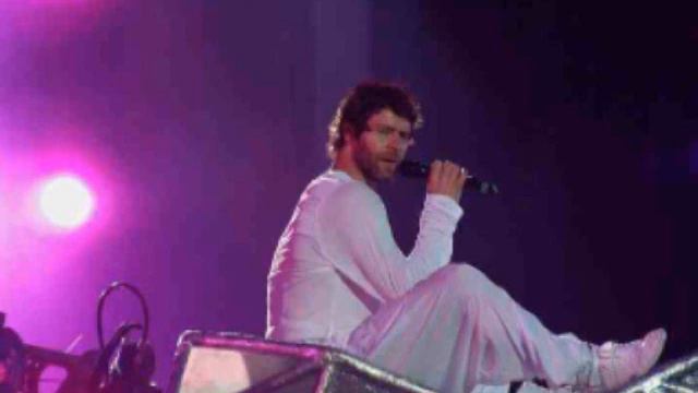 Howard Donald - Mancunian Way смотреть онлайн
