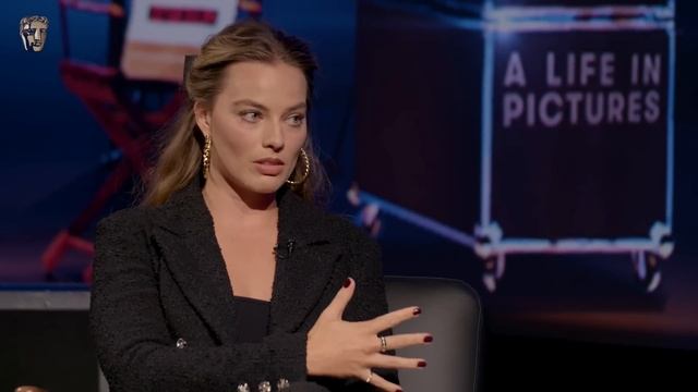 Why Margot Robbie became a bulldog to play Tonya Harding смотреть онлайн