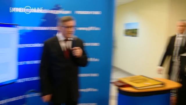 Ильдару Халикову презентовали новые электронные услуги ПФР смотреть онлайн