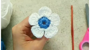 Простой цветок крючком - Вязание крючком для начинающих