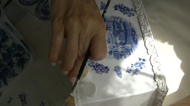 Кашпо в английском стиле с имитацией старого серебра . смотреть онлайн