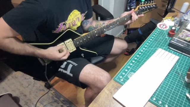 1983 Ibanez Destroyer DT155 / Line 6 Helix смотреть онлайн