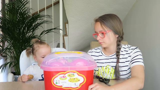 Распаковываем посылку! Много, много игрушек! смотреть онлайн