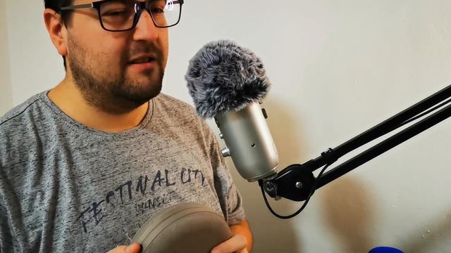 ASMR Whispering | My first English ASMR | Talking and Tapping смотреть онлайн
