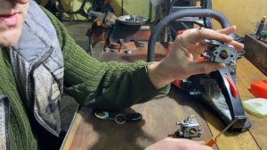 Как правильно самому отрегулировать карбюратор бензопилы.