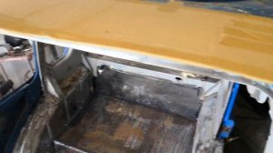 МТЗ-80 перенесли дверные навесы.