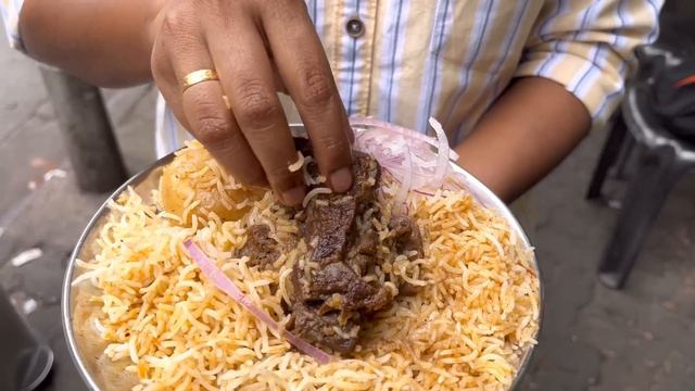 মাত্র ₹10/- টাকায় ব্রেকফাস্ট 🔥সাথে Mutton Biryani 😱মোমো,ফিশ ফ্রাই ❤️Hazra Street food смотреть онлайн