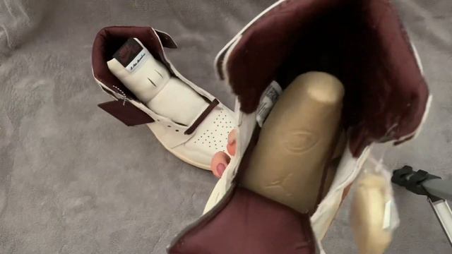 Jordan 1 Retro High OG A Ma Maniére смотреть онлайн